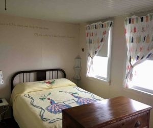 Cottage 9 lake side bedroom (2 fulls).