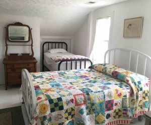 Guest House full and twin bedroom
