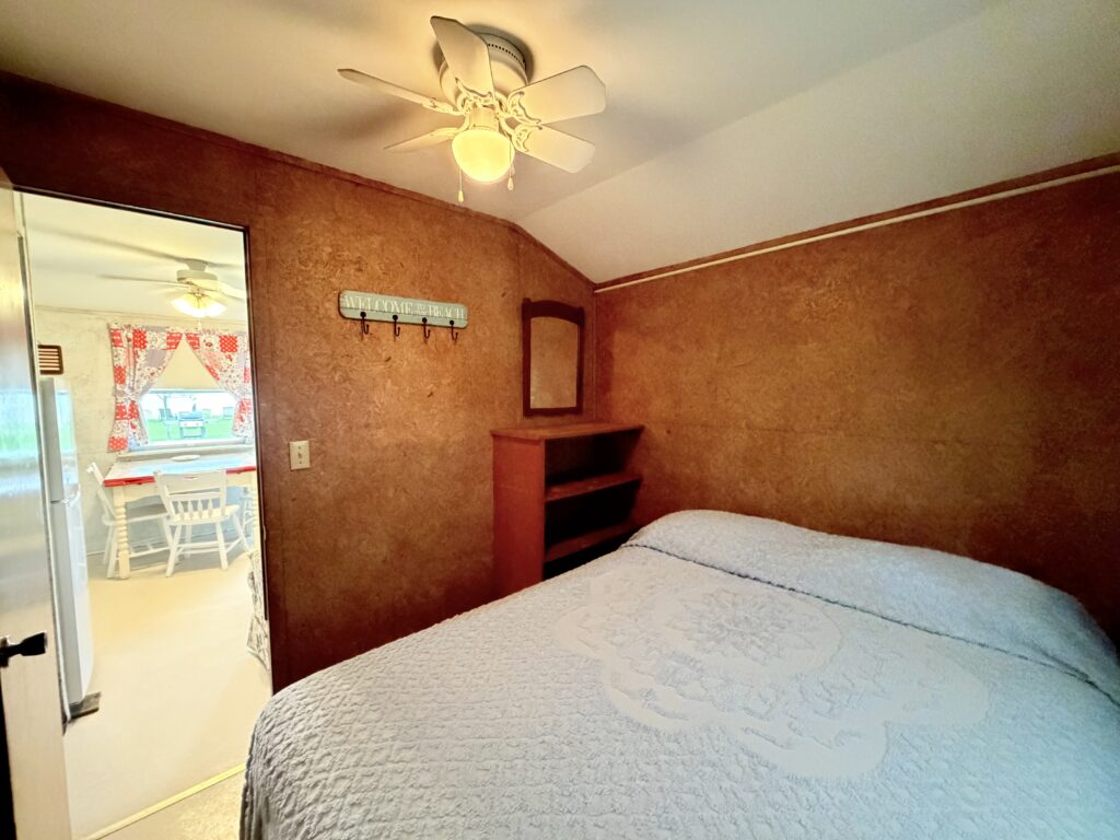 queen bedroom